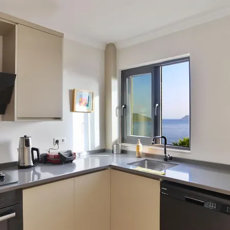 Baris With Seaview Апартаменты *